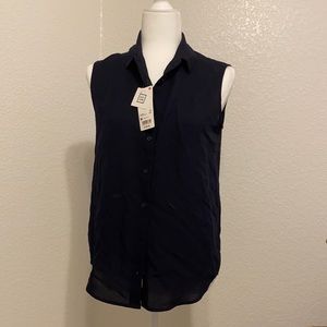 NWT Navy Uniqlo Collared Sleeveless Button Down M